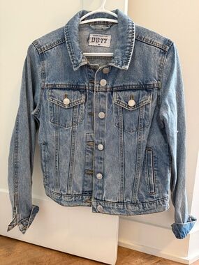 DD77 Light Wash Denim Jacket